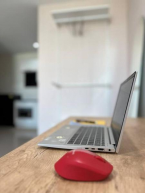29th floor Studio, Cozy Workplace, Long stay, wide space